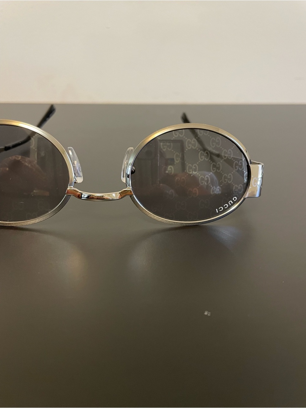 Gucci Oval Silver Frame Black Lens Men’s Sunglasses-51-23-145
BRAND NEW - Picture 6 of 16